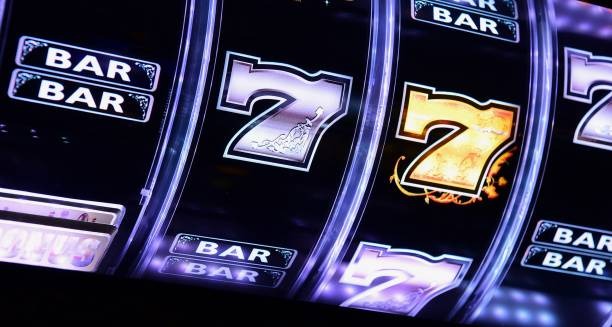 sarangslot mobile app dashboard showing live football betting markets and account balance on Android and iOS devices