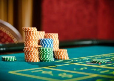 sarangslot Lightning Roulette live dealer table with lightning multipliers displayed on mobile screen